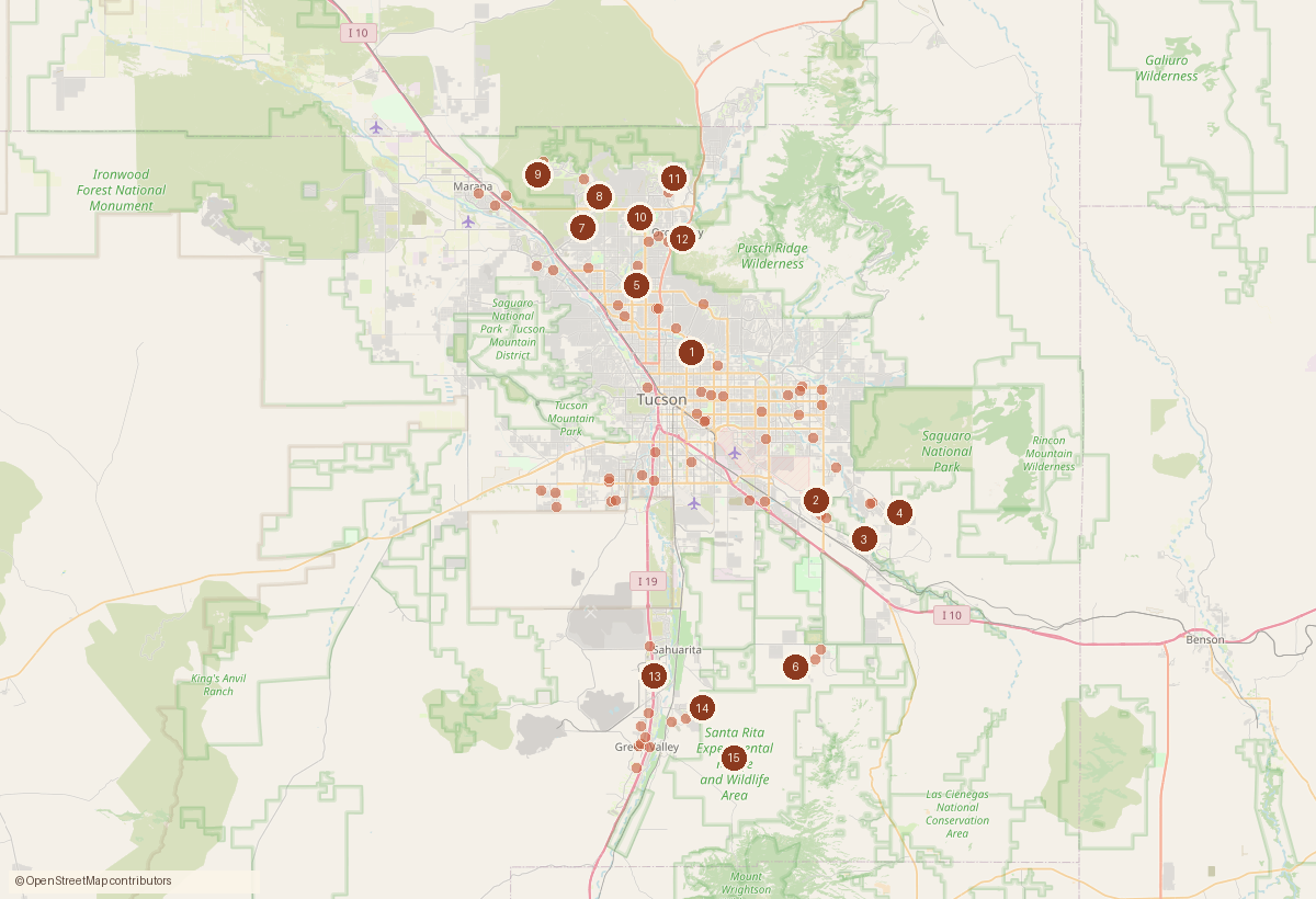 Mapa del área metropolitana de Tucson con un punto por cada venta de vivienda registrada esta semana y marcadores numerados para las ventas más grandes